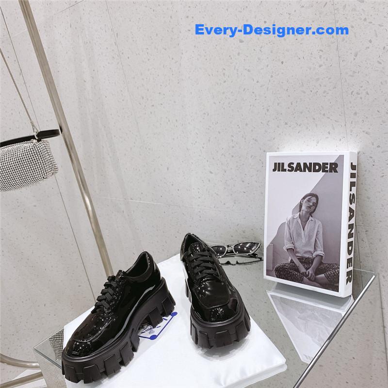 Pra*a lace up loafers