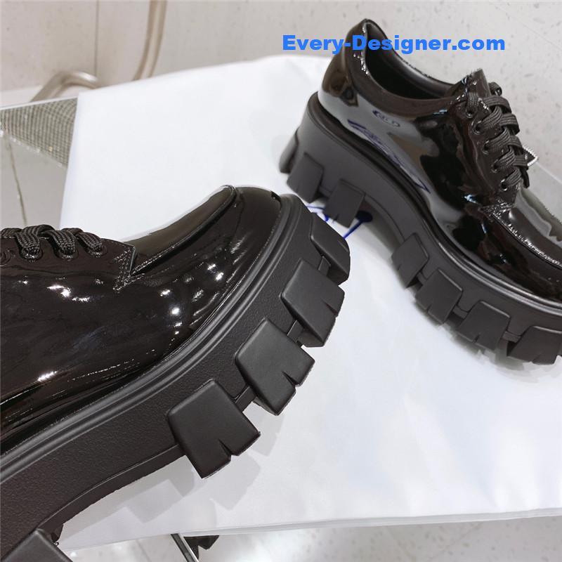 Pra*a lace up loafers