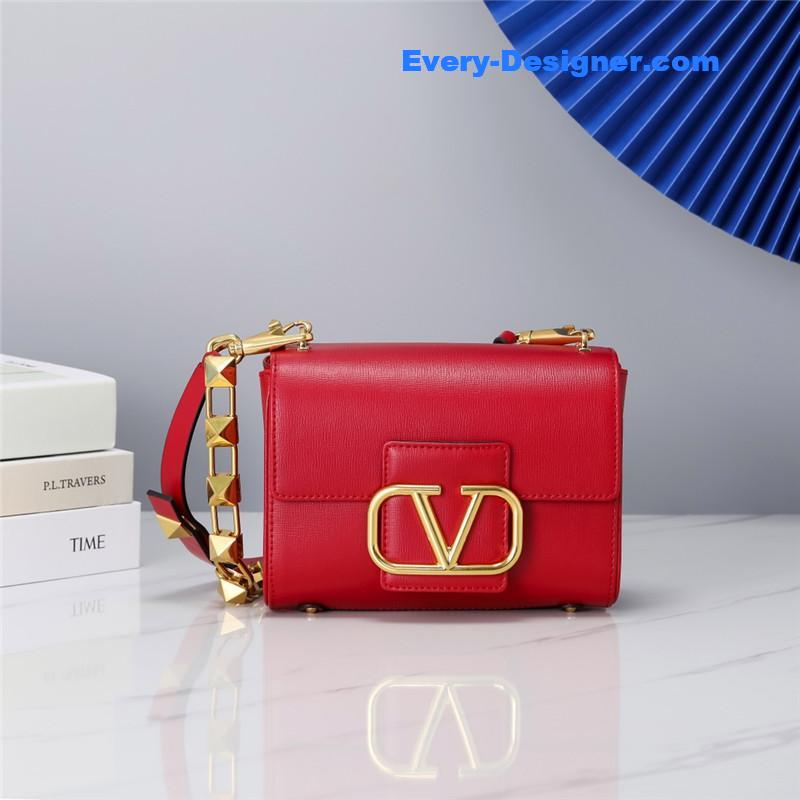 Va1e*ntin0 garavani stud sign shoulder bag