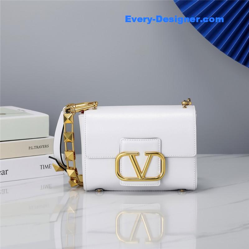 Va1e*ntin0 garavani stud sign shoulder bag