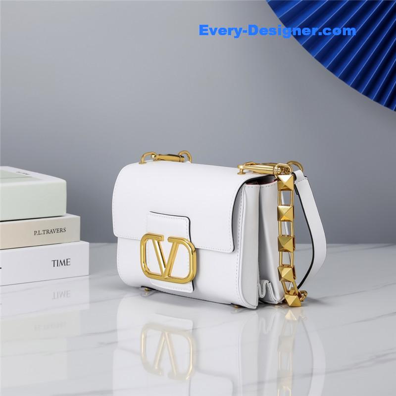 Va1e*ntin0 garavani stud sign shoulder bag