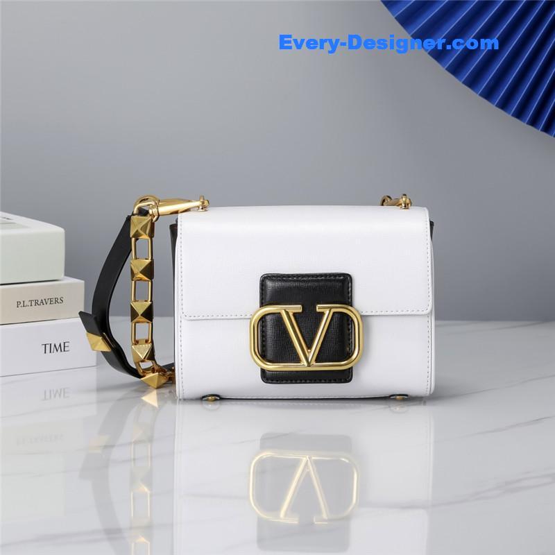 Va1e*ntin0 garavani stud sign shoulder bag