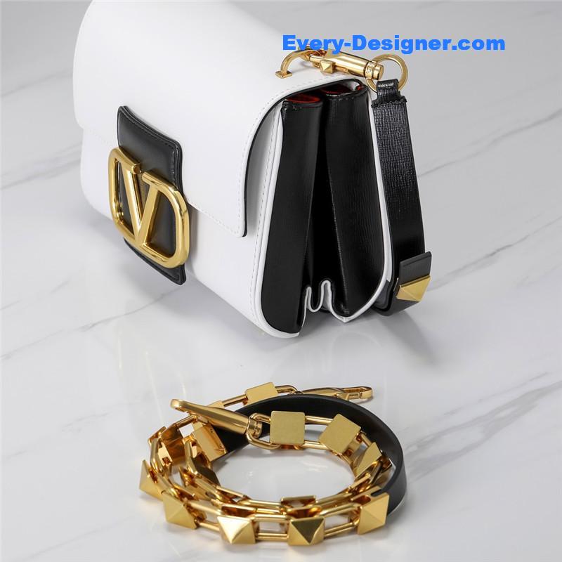 Va1e*ntin0 garavani stud sign shoulder bag
