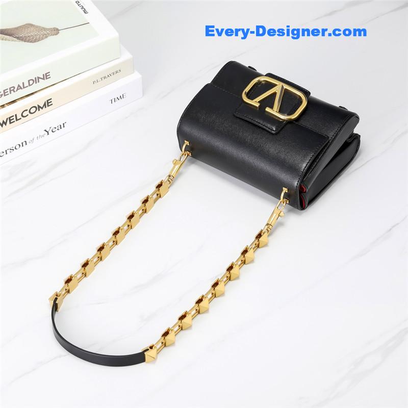 Va1e*ntin0 garavani stud sign shoulder bag