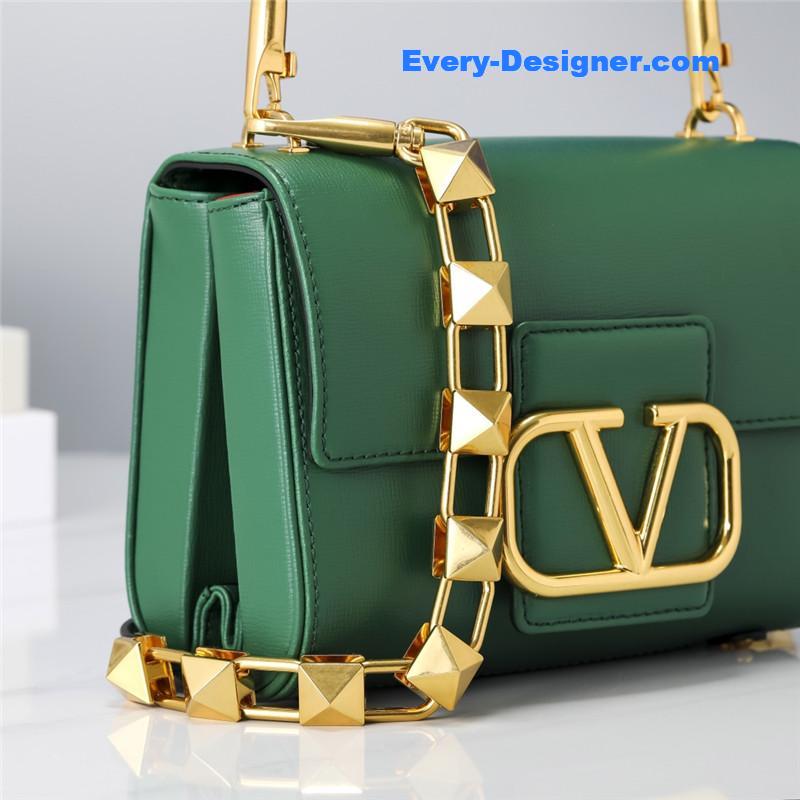 Va1e*ntin0 garavani stud sign shoulder bag
