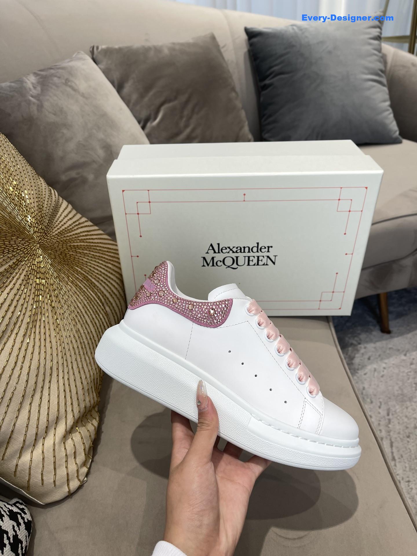 a1exa*der Mcqv*en couple sneakers