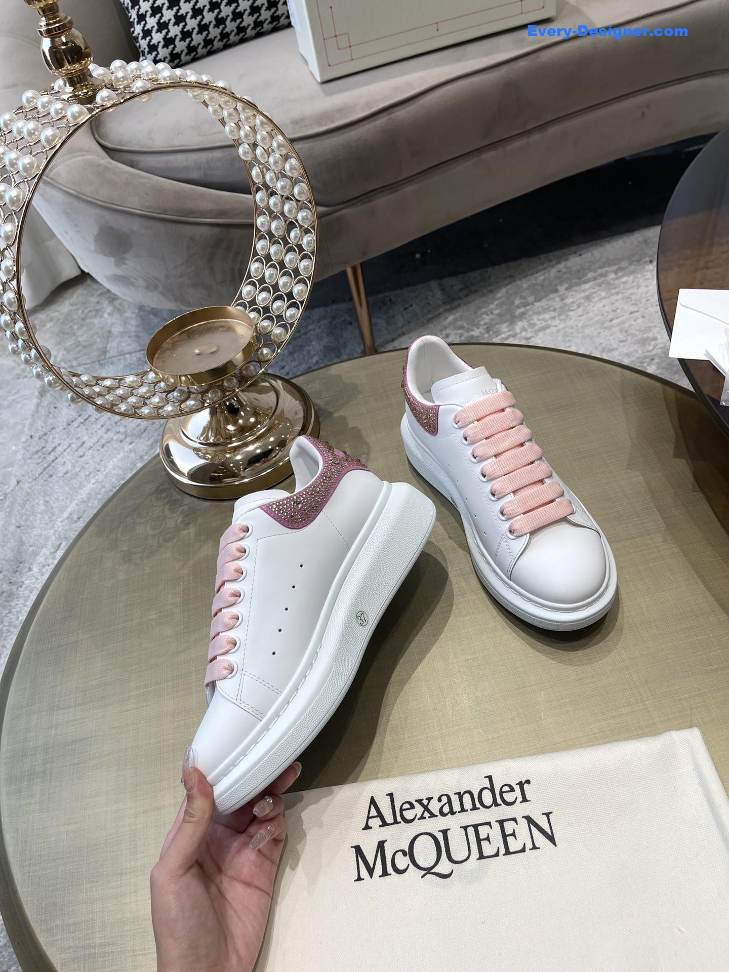 a1exa*der Mcqv*en couple sneakers