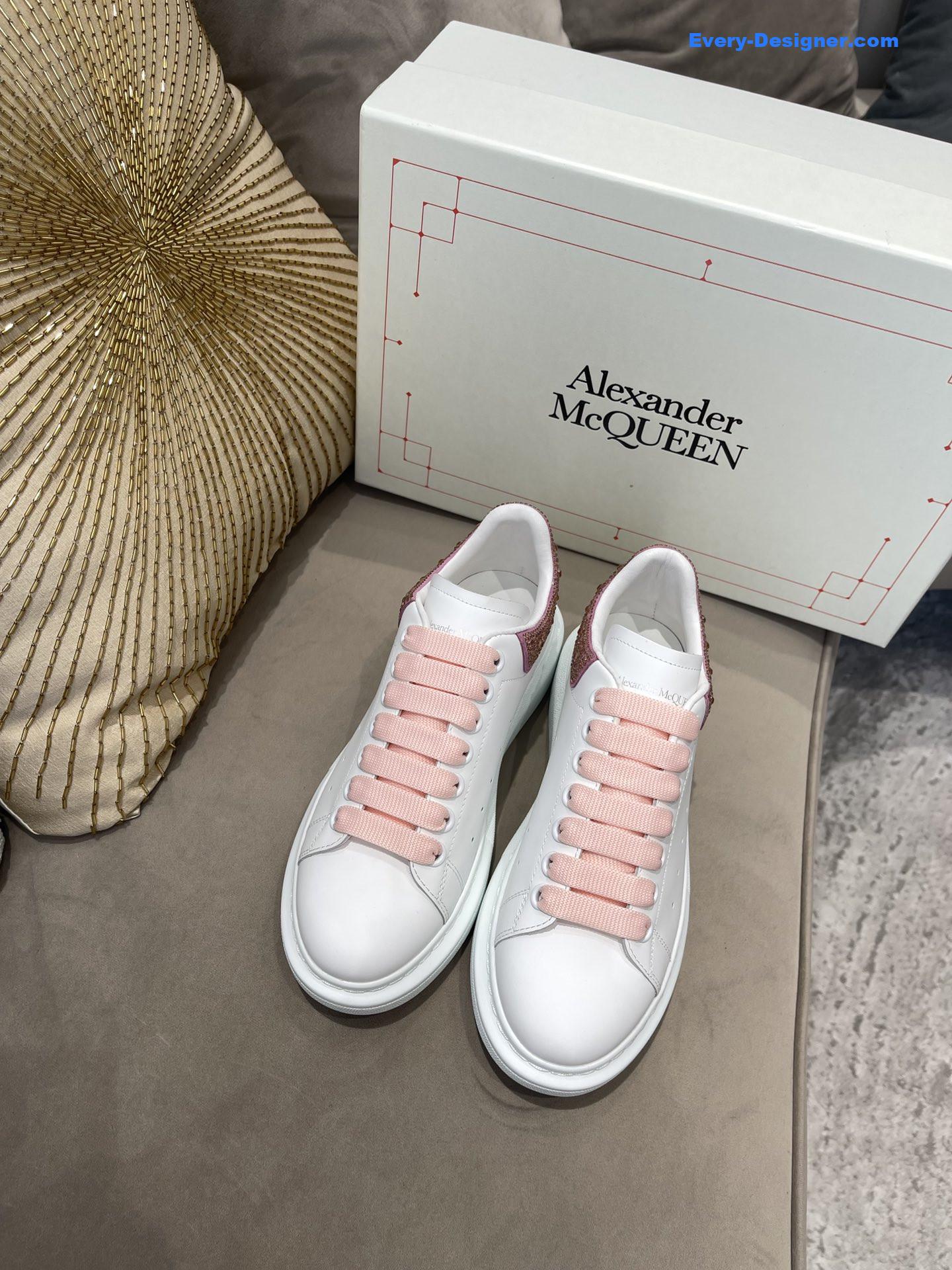 a1exa*der Mcqv*en couple sneakers