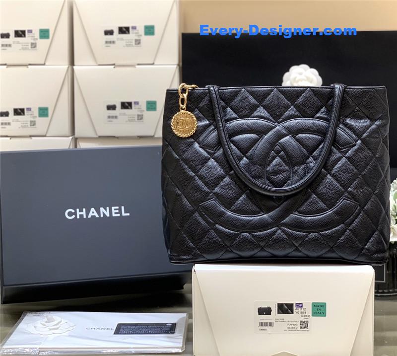 Ch**el classic vintage caviar leather hilton bag