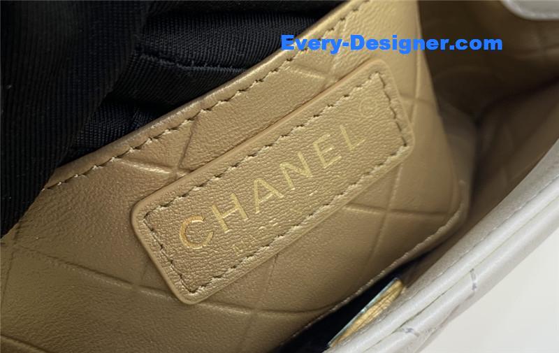 Ch**el badge cf metal decorative chain bag