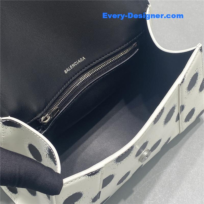 Ba1en*iaga hourglass bag white