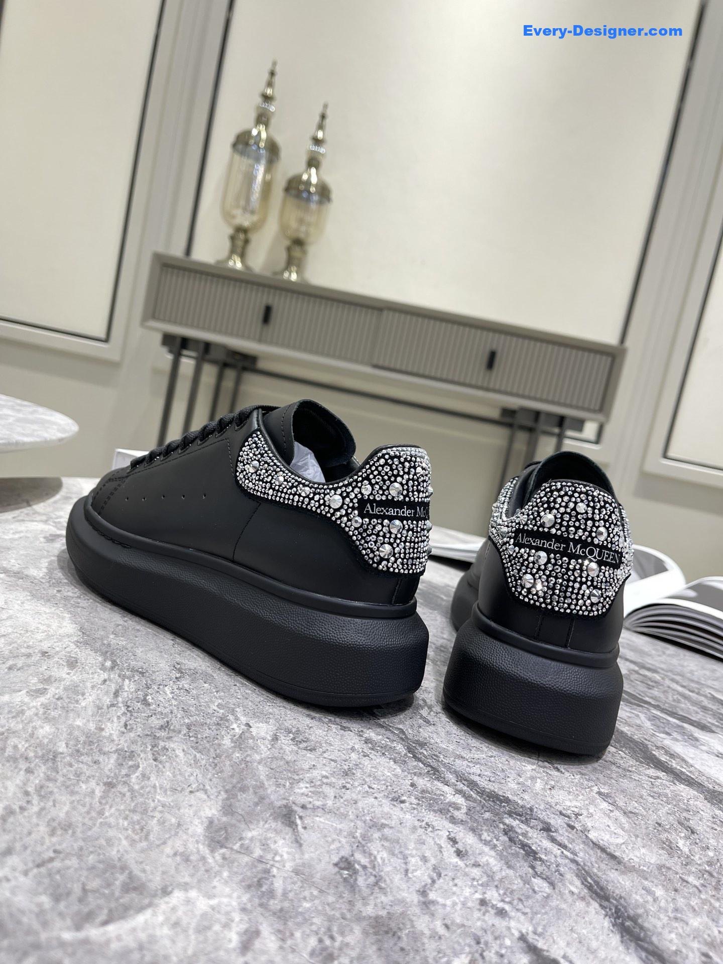 a1exa*der Mcqv*en couple sneakers