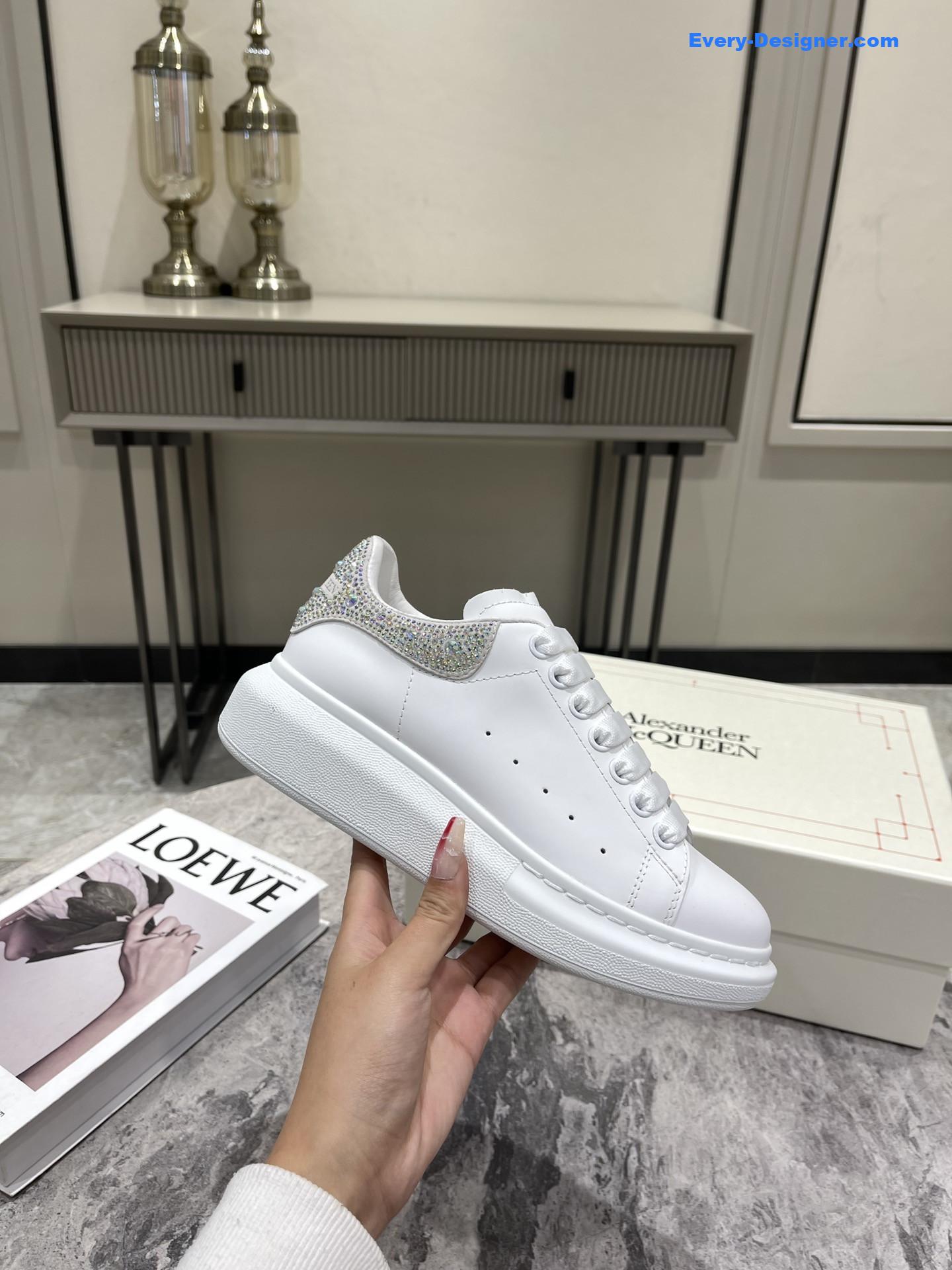 a1exa*der Mcqv*en couple sneakers