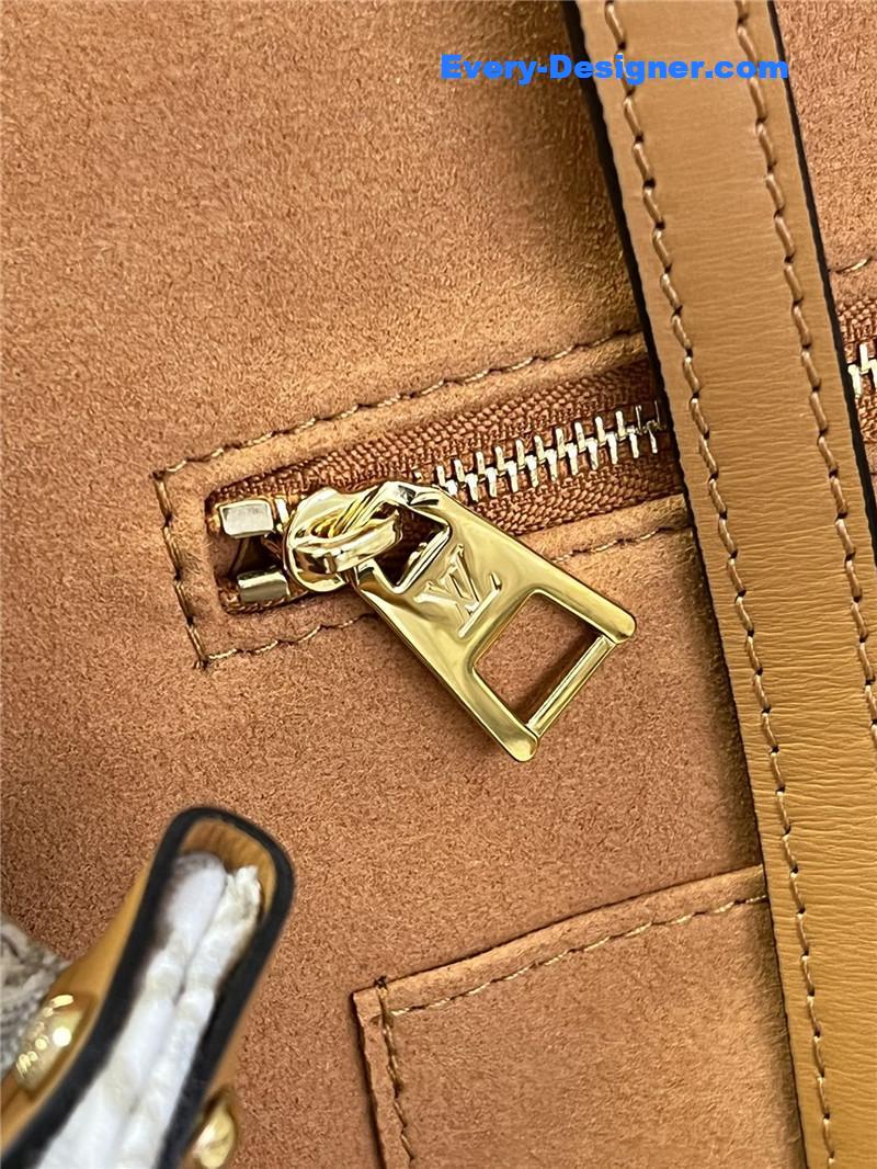 l0vis Vvtt0n lv onthego mm canvas bag