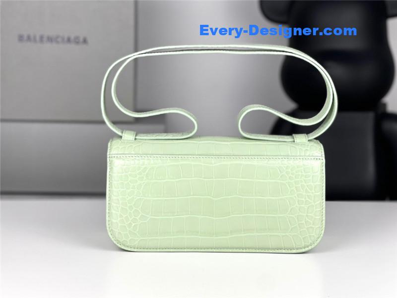Ba1en*iaga gossip small bag crocodile