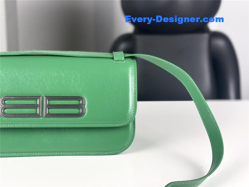 Ba1en*iaga gossip bag small