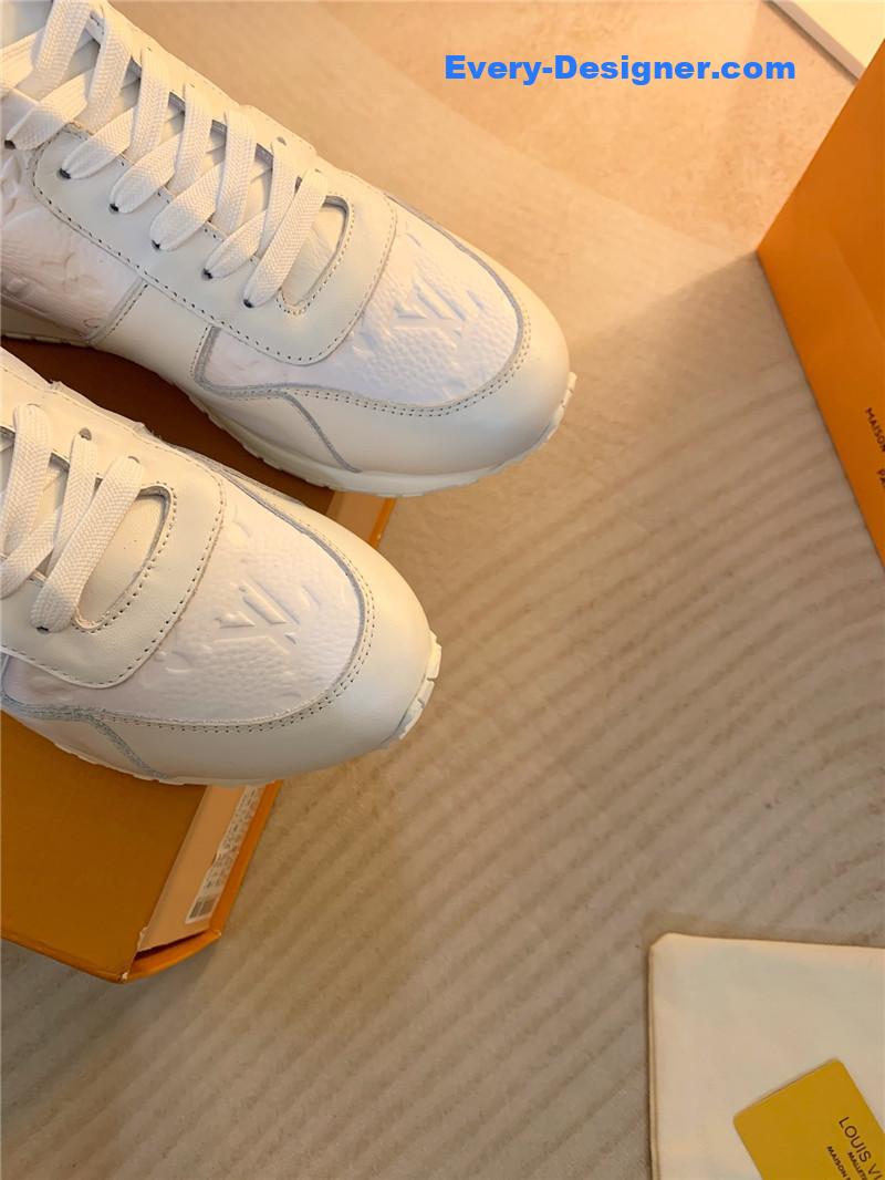 l0vis Vvtt0n lv run away sneakers