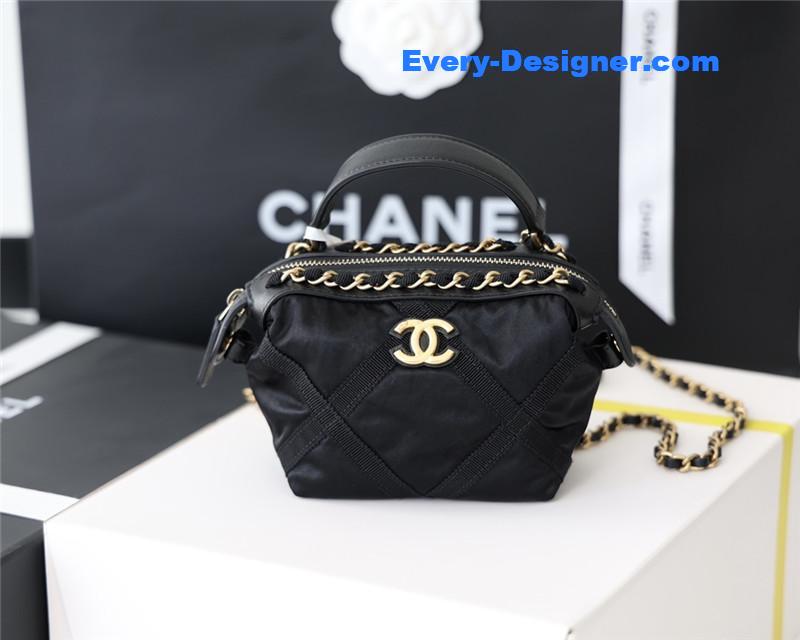 Ch**el lightweight nylon shoulder bag