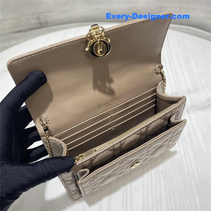 lady D10r clutch