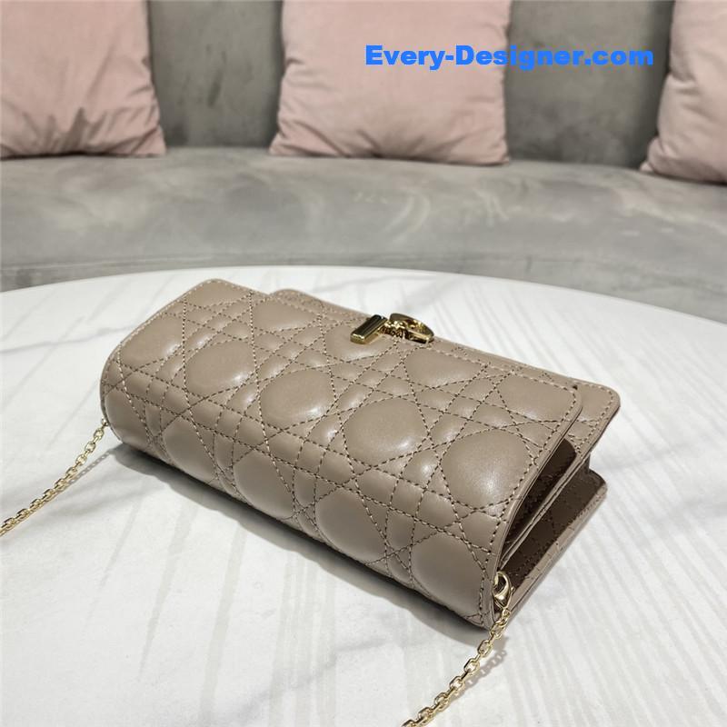 lady D10r clutch