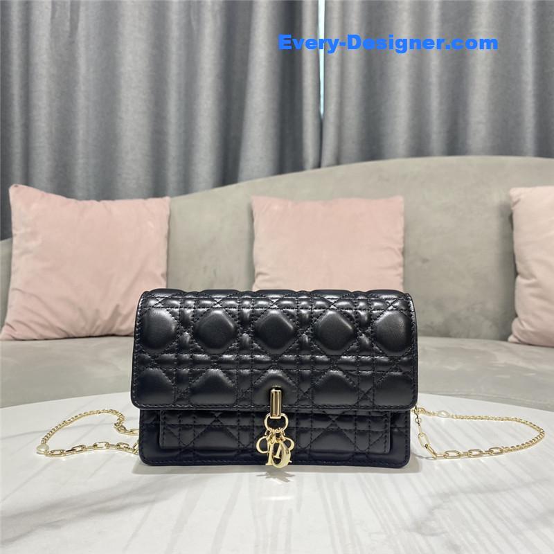 lady D10r clutch