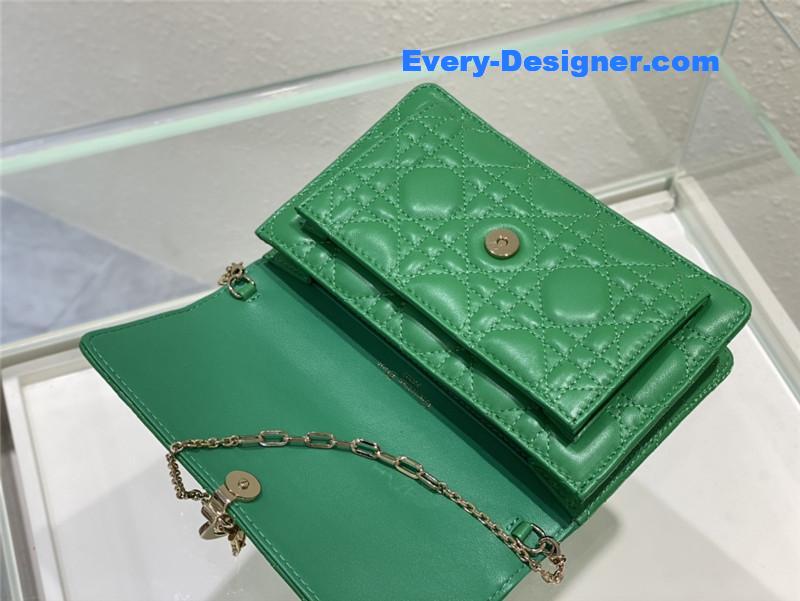 lady D10r clutch