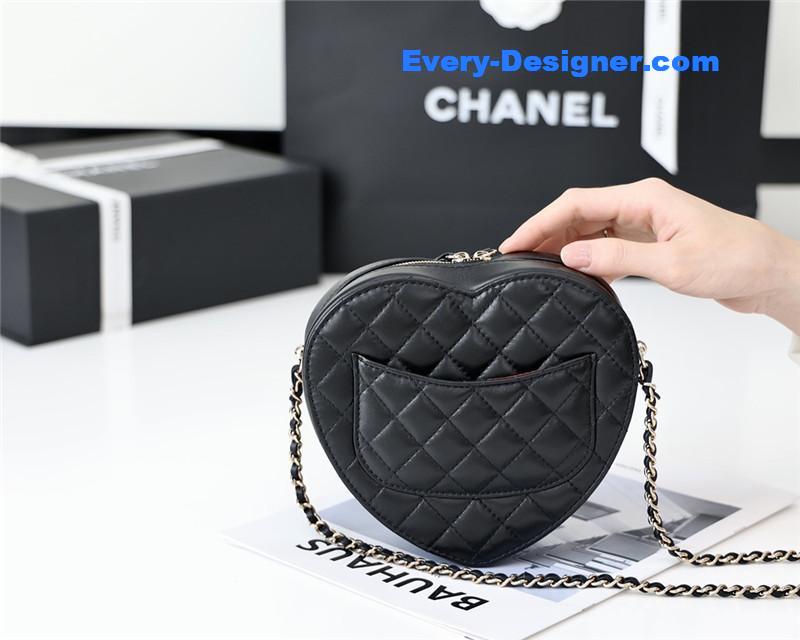 ch**el D1am0nd heart bag black