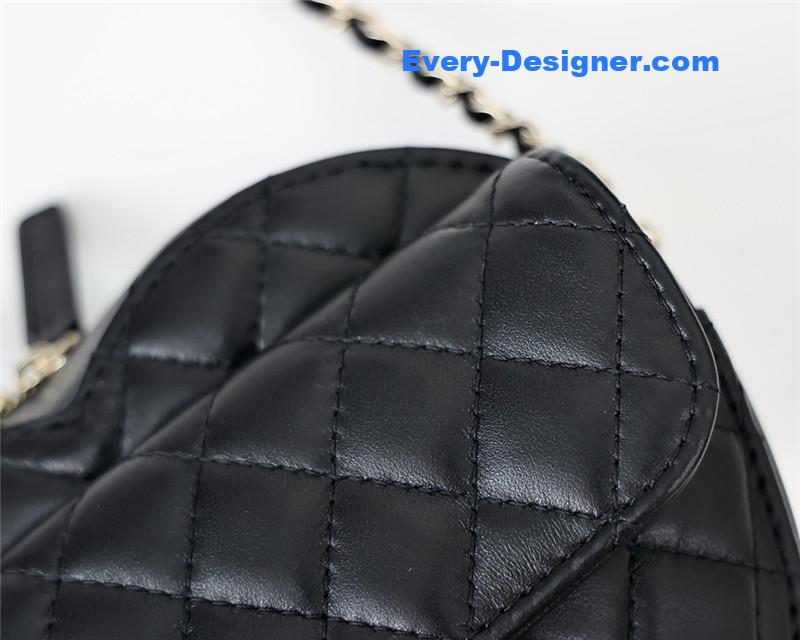 ch**el D1am0nd heart bag black