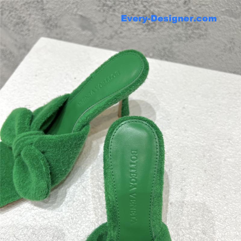 b0tt*ga Ven*ta bow sandals