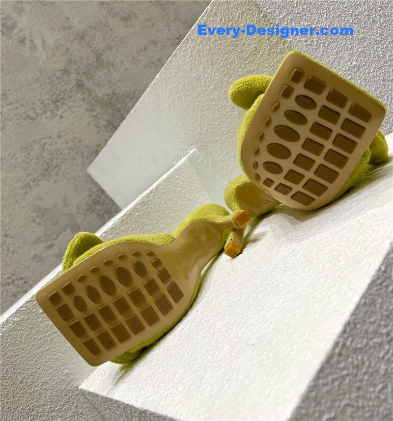 b0tt*ga Ven*ta bow sandals