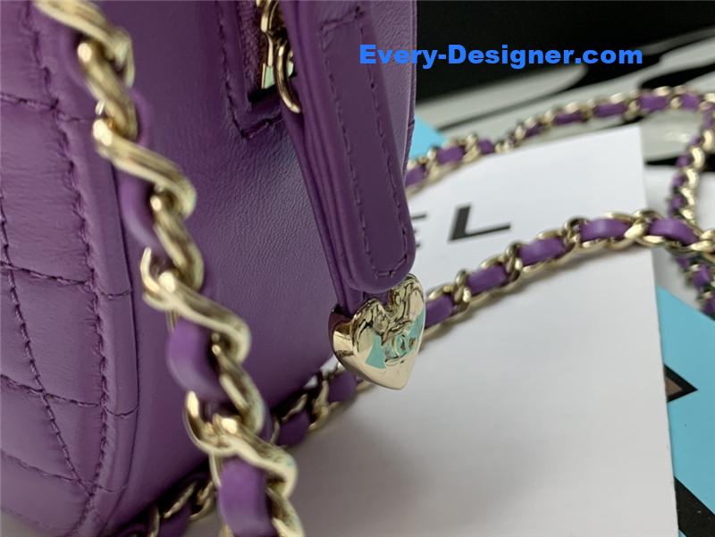 ch**el heart chain D1am0nd bag