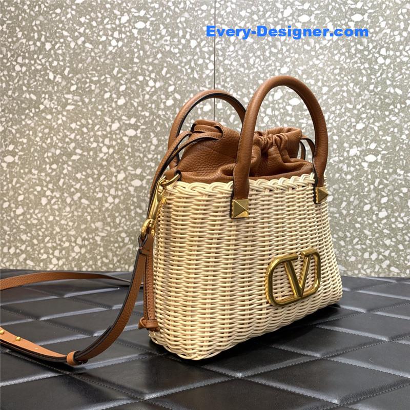 Va1e*ntin0 vlogo signature wicker bucket bag