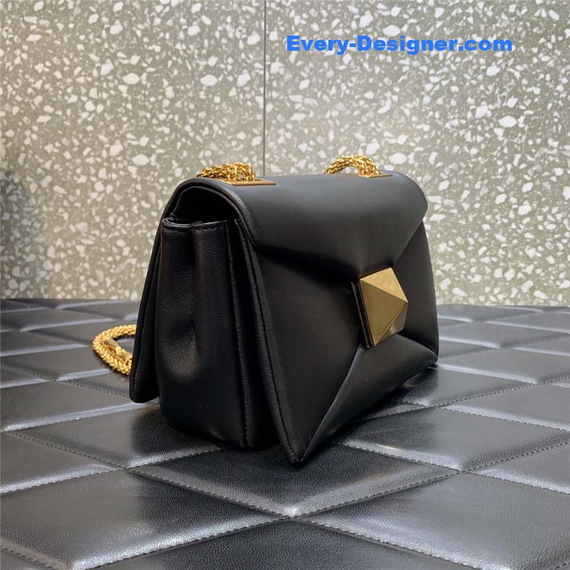 Va1e*ntin0 garavani one stud bag