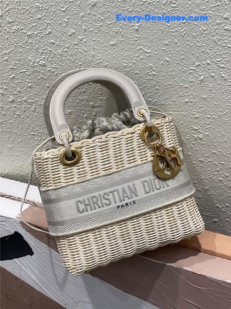 lady D10r woven bag