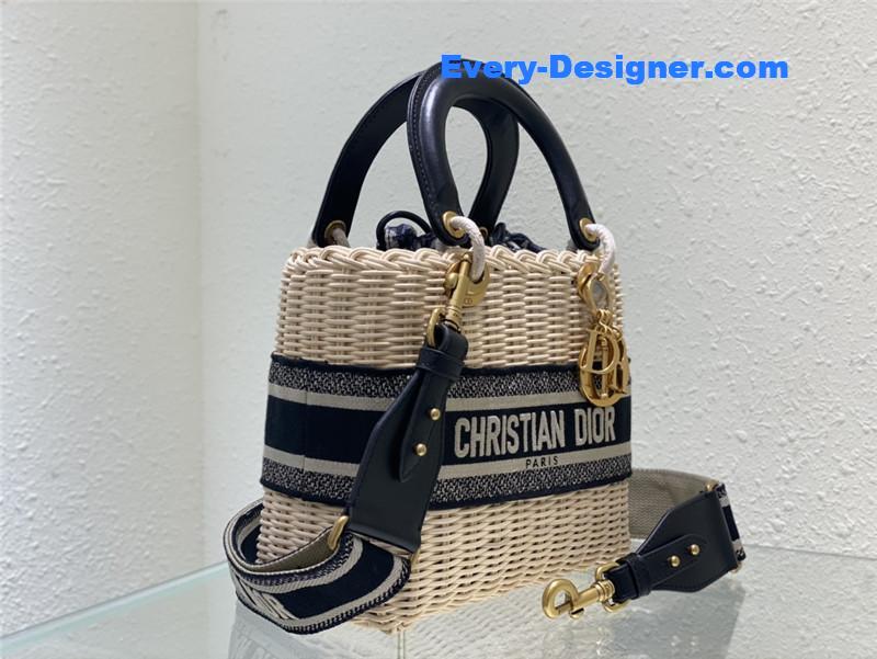 lady D10r woven bag