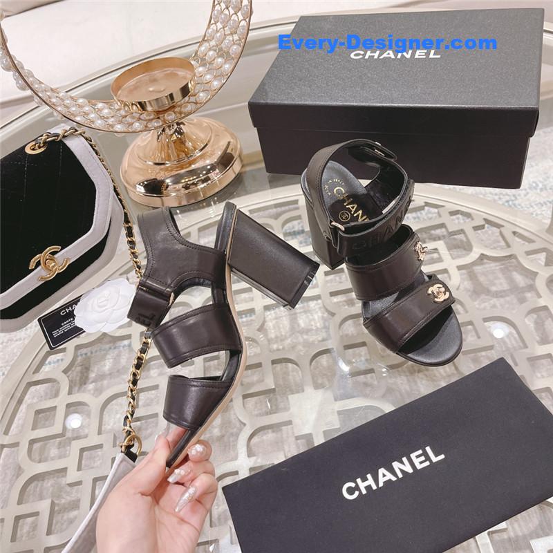 CC early spring catwalk new thick heel sandals