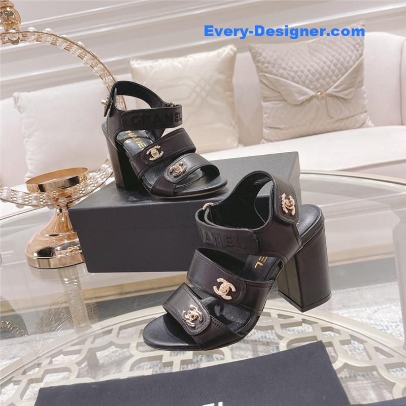 CC early spring catwalk new thick heel sandals