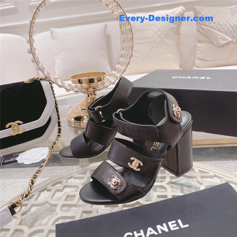 CC early spring catwalk new thick heel sandals