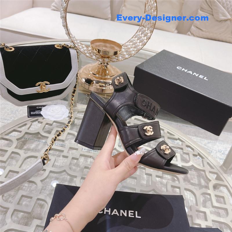 CC early spring catwalk new thick heel sandals