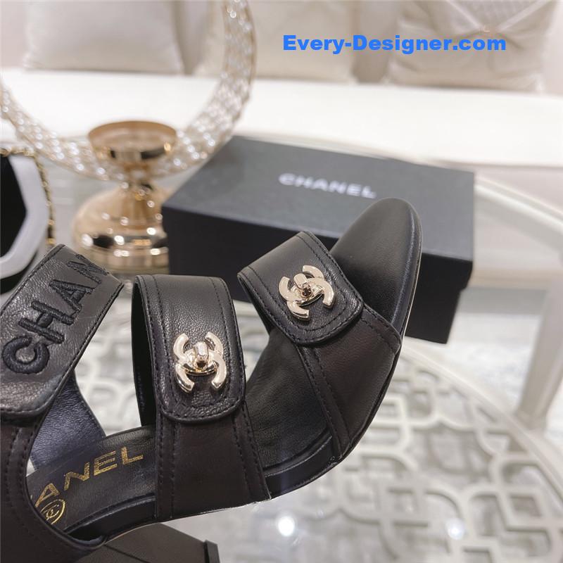 CC early spring catwalk new thick heel sandals