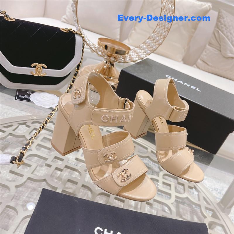 CC early spring catwalk new thick heel sandals
