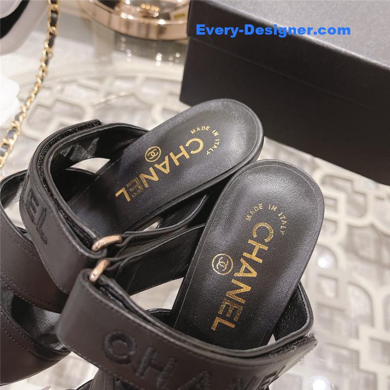 CC early spring catwalk new high-heeled sandals