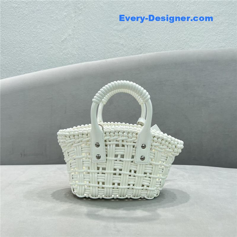 Ba1en*iaga bistro basket small