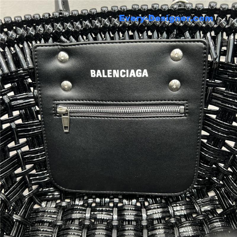 Ba1en*iaga bistro basket