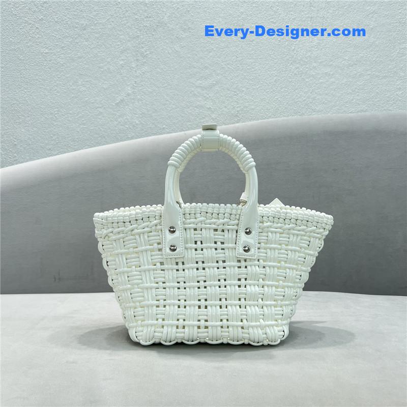 Ba1en*iaga bistro basket