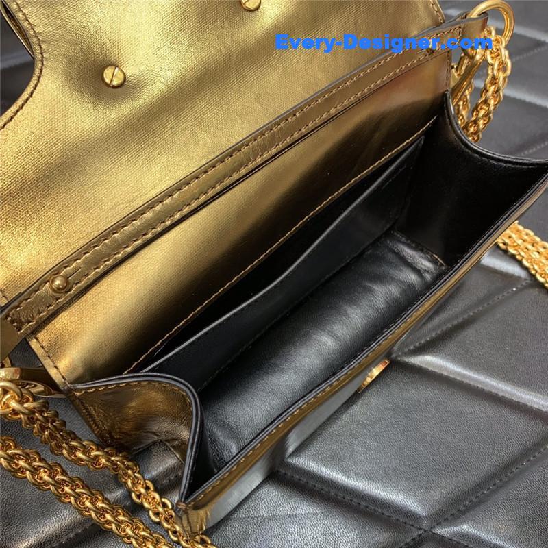 Va1e*ntin0 garavani mini loco bag