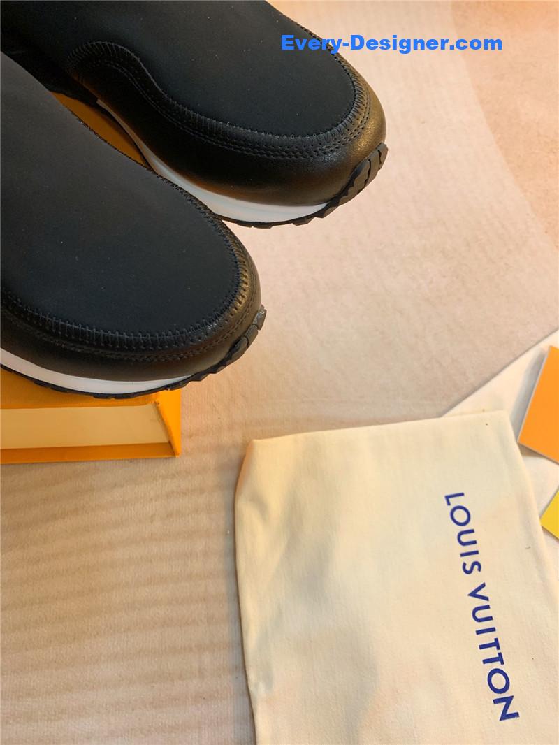l0vis Vvtt0n lv run away sneakers