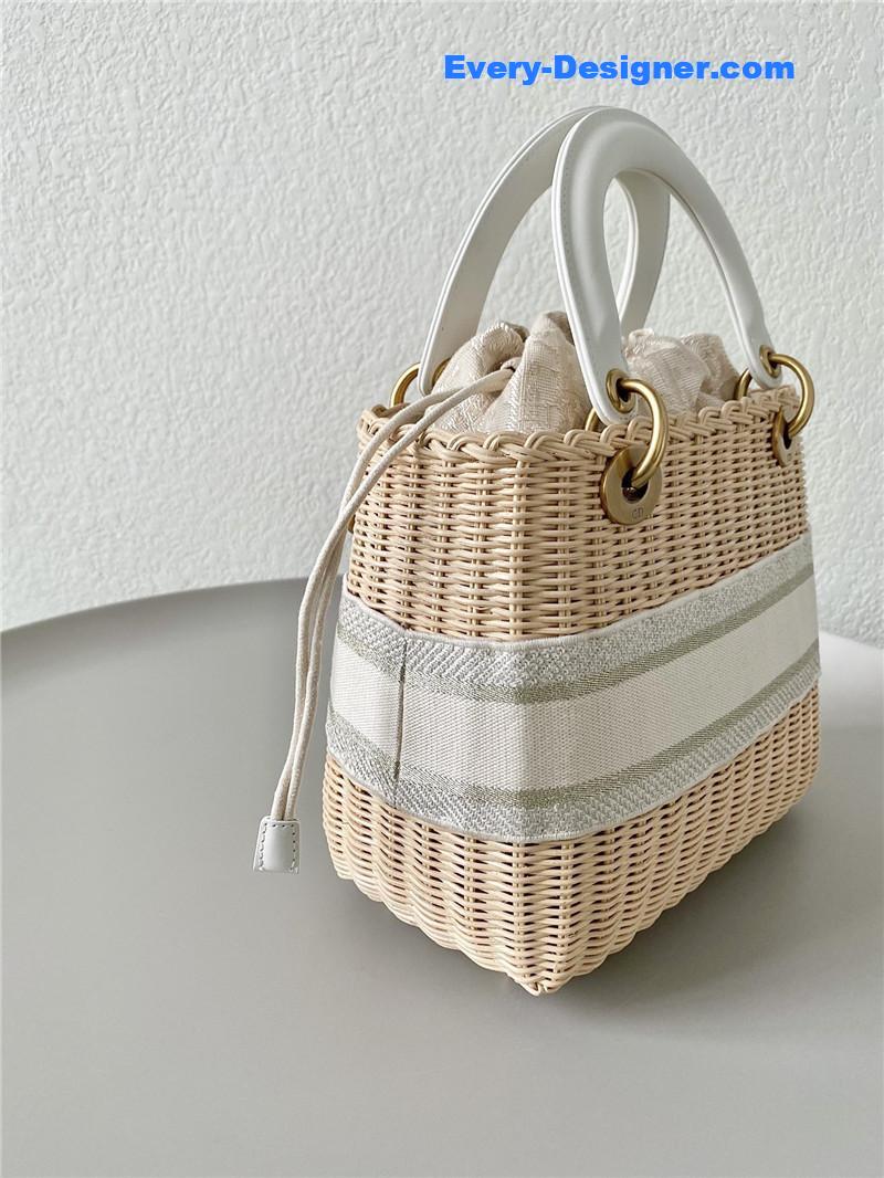 lady D10r woven bag