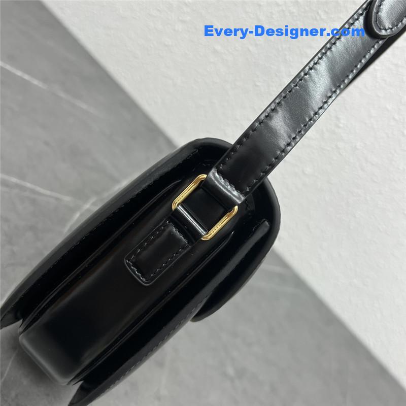 Ce1i*e saddle bag