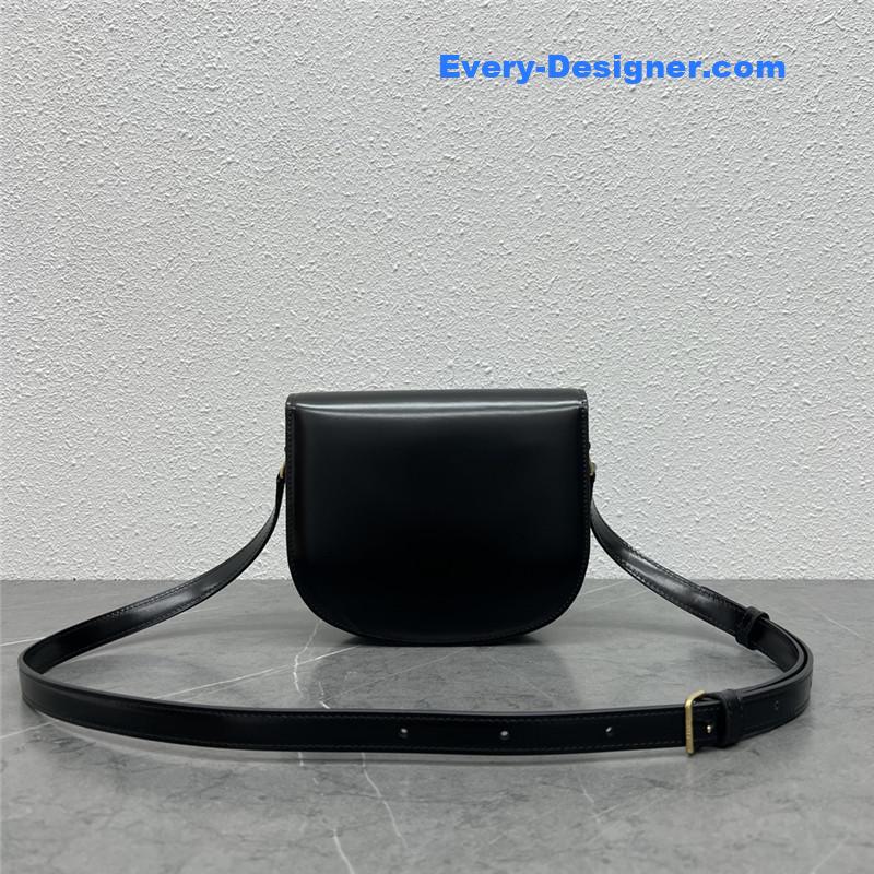 Ce1i*e saddle bag